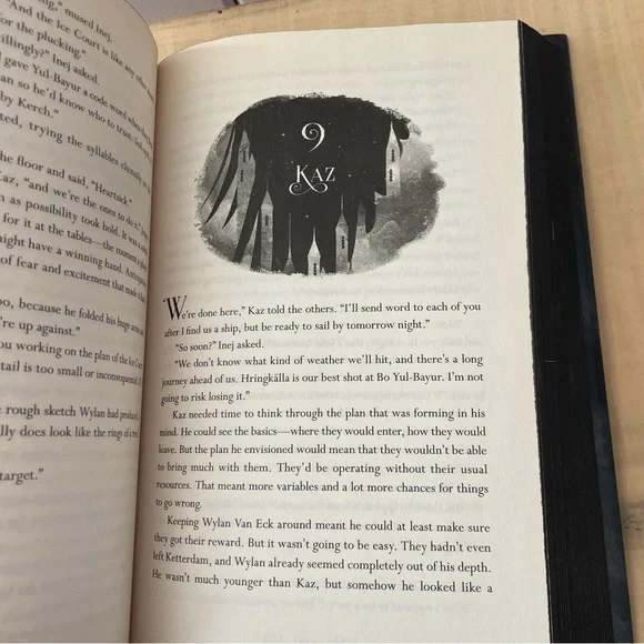 JUST IN Six of Crows Bardugo Fantasy Heist Novel Intrigue Teen Fiction Hardcover - Picture 8 of 9